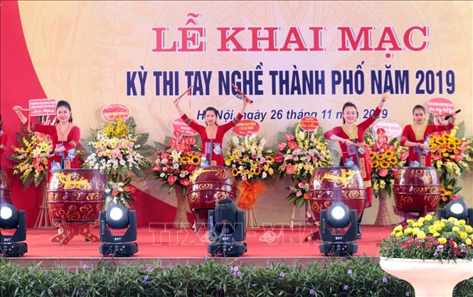 Trong ảnh: Tiết mục văn nghệ chào mừng lễ khai mạc Kỳ thi tay nghề Thành phố Hà Nội. Ảnh: Anh Tuấn – TTXVN