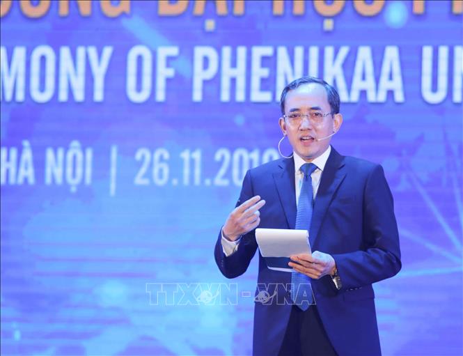 Trong ảnh: TS. Hồ Xuân Năng, Chủ tịch Hội đồng quản trị Tập đoàn Phenikaa, Chủ tịch Hội đồng Trường Đại học Phenikaa, Chủ tịch Quỹ Đổi mới Sáng tạo Phenikaa phát biểu trong buổi lễ. Ảnh: Thanh Tùng-TTXVN