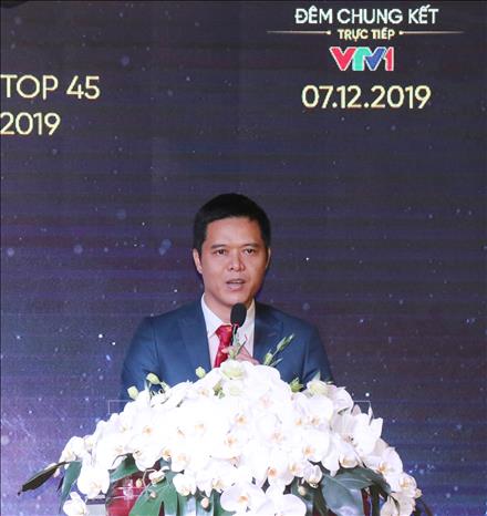 Trong ảnh: Ông Trần Ngọc Nhật – Trưởng ban tổ chức cuộc thi Hoa hậu Hoàn vũ Việt Nam 2019 thông tin các nội dung chính của cuộc thi. Ảnh: Tiên Minh - TTXVN