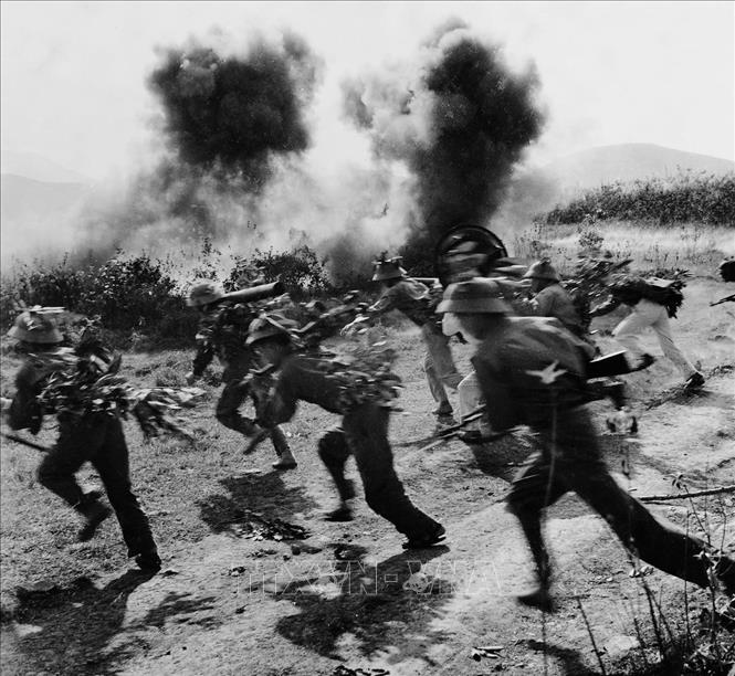 25. Thắng lợi của quân và dân ta trong Chiến dịch Ðường 9 - Nam Lào (30/1 - 23/3/1971) có ý nghĩa chiến lược rất quan trọng cả về quân sự và chính trị: đánh bại quân chủ lực ngụy có sự yểm trợ của chủ lực Mỹ, đánh bại cố gắng cao nhất của Mỹ trong thực hiện chiến lược 