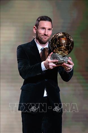 Trong ảnh: Cầu thủ Argentina Lionel Messi giành danh hiệu Quả bóng vàng 2019 tại lễ trao giải ở Paris, Pháp ngày 2/12/2019. Ảnh: THX/TTXVN