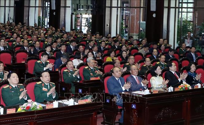 Trong ảnh: Thủ tướng Nguyễn Xuân Phúc, các đồng chí lãnh đạo, nguyên lãnh đạo Đảng và Nhà nước tham dự lễ kỷ niệm. Ảnh: Thống Nhất – TTXVN