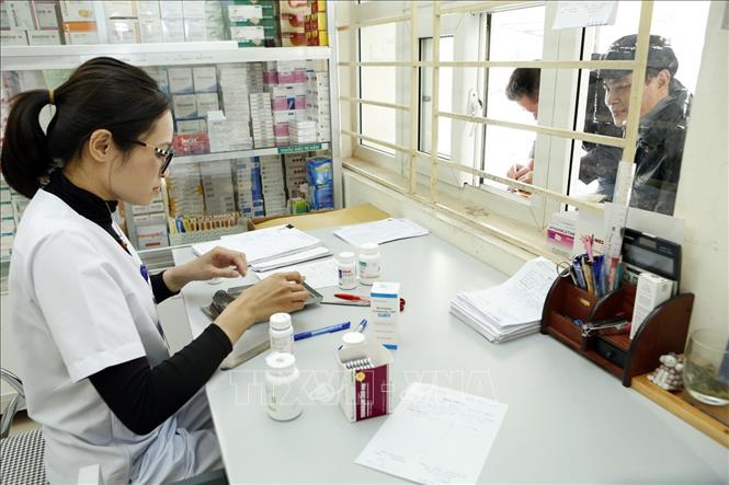Trong ảnh: Phòng khám ngoại trú - Trung tâm y tế quận Long Biên là một trong 22 phòng khám đang thực hiện hiệu quả điều trị ARV cho bệnh nhân HIV/AIDS của Hà Nội và một số tỉnh lân cận. Ảnh: Dương Ngọc - TTXVN