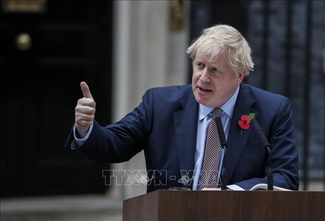 Trong ảnh: Thủ tướng Anh Boris Johnson phát biểu tại thủ đô London. Ảnh: THX/ TTXVN
