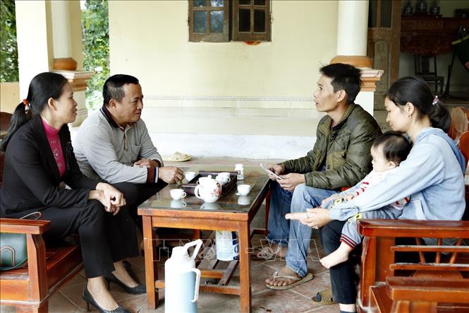 Trong ảnh: Nhằm thực hiện mục tiêu 90 - 90 - 90, Thái Nguyên triển khai hiệu quả các chuơng trình, dự án của Bộ Y tế đạt 79,38% người nhiễm HIV biết được tình trạng nhiễm của mình, 72,98% người nhiễm HIV được điều trị bằng thuốc ARV kháng vi rút và đạt 95,74% số người đang điều trị có tải lượng HIV ở mức thấp. Ảnh: Dương Ngọc – TTXVN