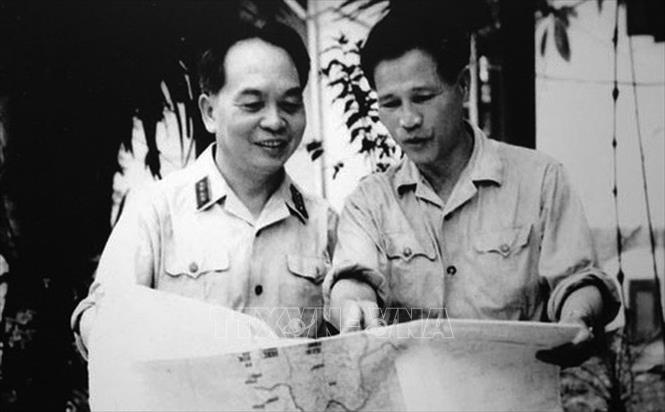 1. Đại tướng Nguyễn Chí Thanh (1914 – 1967) từng công tác ở nhiều lĩnh vực chính trị khác nhau và đều có khả năng phát triển lĩnh vực đó nên còn được gọi là 
