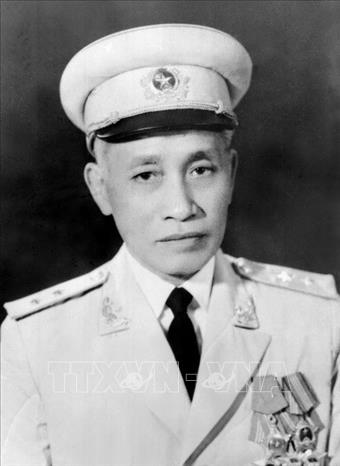 vna_potal_75_nam_qdnd_viet_nam_nhung_dai_tuong_%E2%80%9Chuyen_thoai%E2%80%9D_cua_quan_doi_nhan_dan_anh_hung_stand.jpg