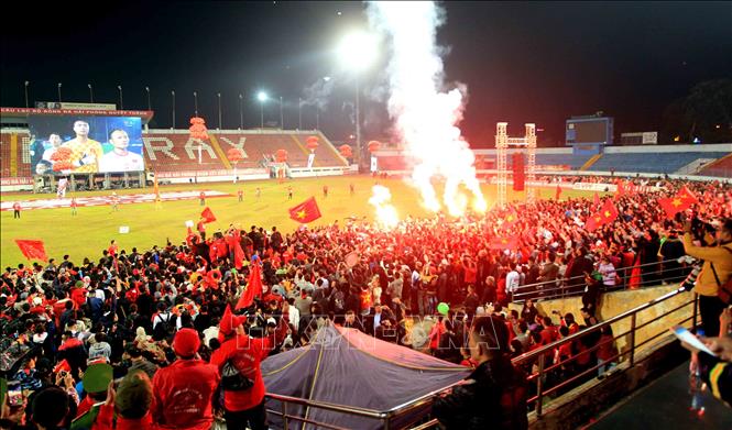 Trong ảnh: Sân Lạch Tray là 