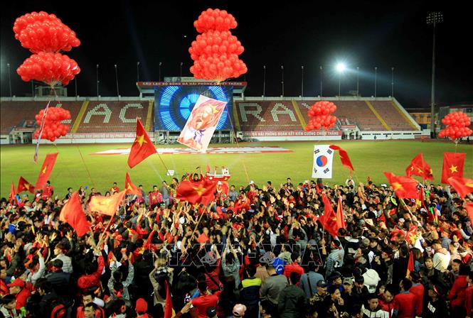 Trong ảnh: Sân Lạch Tray là 