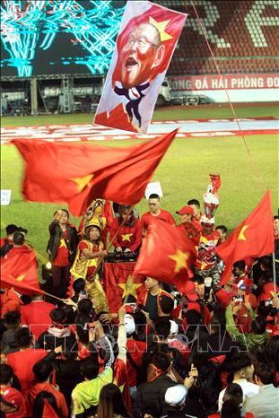 Trong ảnh: Sân Lạch Tray là 