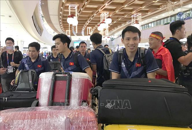 Trong ảnh: Tiền vệ Đỗ Hùng Dũng đội tuyển U22 Việt Nam tại sân bay quốc tế Ninoy Aquino (Philippines). Ảnh: Hoàng Linh – TTXVN 
