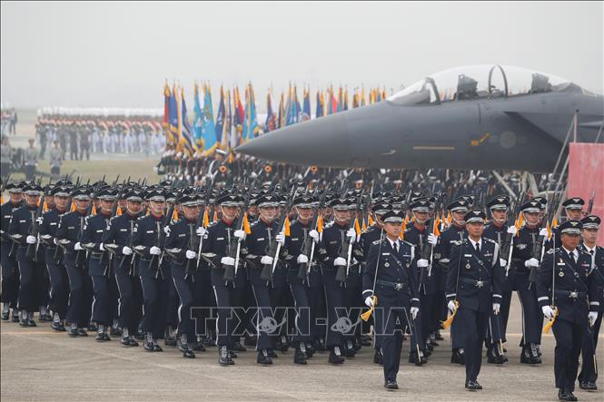 Trong ảnh (tư liệu): Binh sĩ Hàn Quốc tại lễ kỷ niệm 71 năm Ngày lực lượng vũ trang tại Daegu ngày 1/10/2019. Ảnh: AFP/ TTXVN