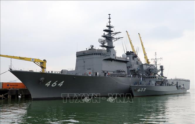 Photo: Bungo and Takashima vessels at the Tien Sa port. VNA Photo: Trần Lê Lâm