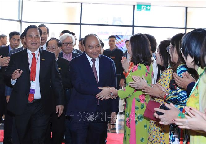 Trong ảnh: Thủ tướng Nguyễn Xuân Phúc với các đại biểu dự Lễ kỷ niệm. Ảnh: Thống Nhất – TTXVN
