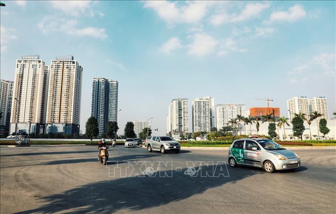 Trong ảnh: Đường Nguyễn Văn Huyên kéo dài đã được thông xe tháng 10/2019. Ảnh: Thành Đạt - TTXVN