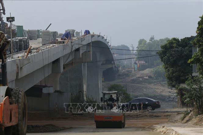 Trong ảnh: Cầu Hòa Bình 3 đang được các đơn vị thi công khẩn trương hoàn thiện các hạng mục còn lại. Ảnh: Trọng Đạt – TTXVN