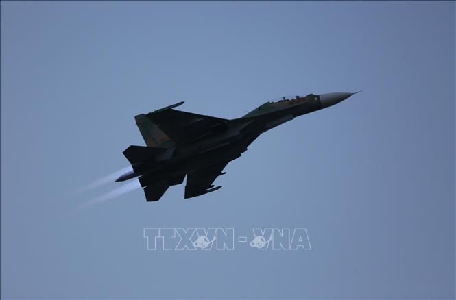 Trong ảnh: Máy bay tiêm kích đa năng SU-30MK2 làm nhiệm vụ huấn luyện, sẵn sàng chiến đấu bảo vệ vùng trời tổ quốc. Ảnh: Dương Giang – TTXVN