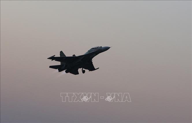 Trong ảnh: Máy bay tiêm kích đa năng SU-30MK2 làm nhiệm vụ huấn luyện, sẵn sàng chiến đấu bảo vệ vùng trời tổ quốc. Ảnh: Dương Giang – TTXVN