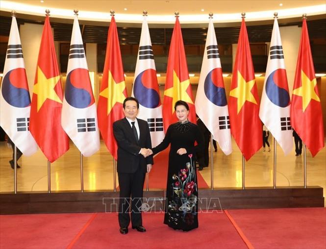 Trong ảnh: Chủ tịch Quốc hội Nguyễn Thị Kim Ngân đón Chủ tịch Quốc hội Hàn Quốc Chung Sye–kyun thăm chính thức Việt Nam, sáng 25/4/2017, tại Hà Nội. Ảnh: Trọng Đức – TTXVN