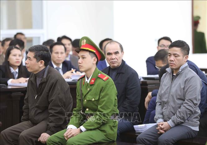 Trong ảnh: Các bị cáo tại phiên tòa. Ảnh: Doãn Tấn - TTXVN