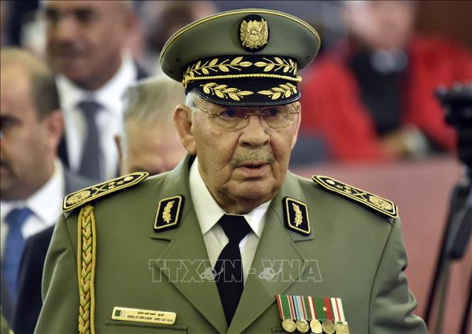 Trong ảnh (tư liệu): Trung Tướng Ahmed Gaid Salah, Tư lệnh Lực lượng vũ trang Algeria tại một sự kiện ở thủ đô Algiers. Ảnh: AFP/TTXVN
