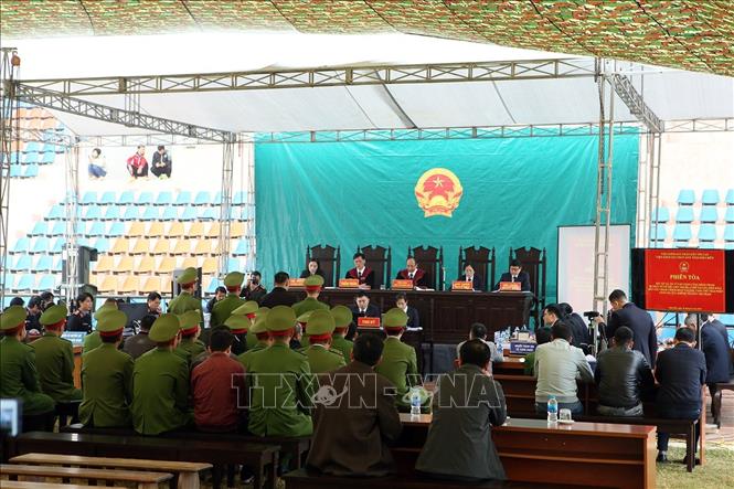Trong ảnh: Toàn cảnh phiên tòa. Ảnh: Phan Tuấn Anh - TTXVN