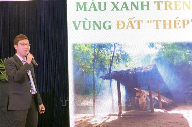 Trong ảnh: Ông Lê Trương Hoàng Nam, đại diện Công ty Vietravel giới thiệu chùm tour trong Chương trình kích cầu du lịch Tp. Hồ Chí Minh năm 2020. Ảnh: Mỹ Phương - TTXVN
