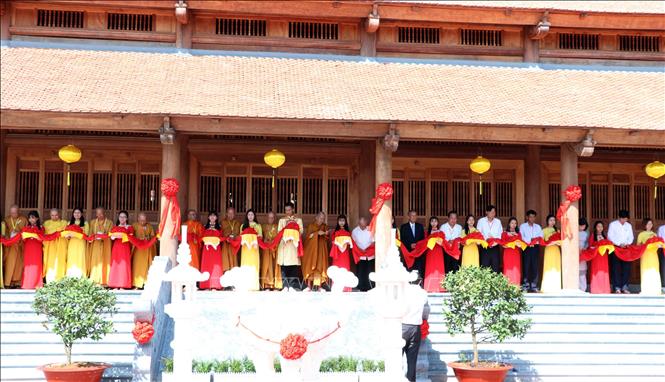 Trong ảnh: Cắt băng Khánh thành Thiền viện Trúc Lâm tại Sóc Trăng. Ảnh: Trung Hiếu - TTXVN
