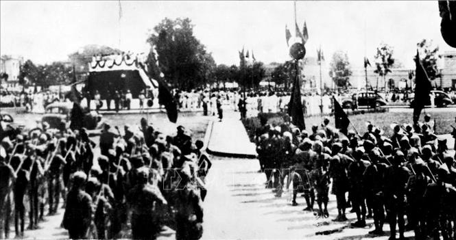 Trong ảnh: Đông đảo nhân dân tập trung tại Quảng trường Ba Đình nghe Chủ tịch Hồ Chí Minh đọc Tuyên ngôn Độc Lập ngày 2/9/1945. Ảnh: TTXVN