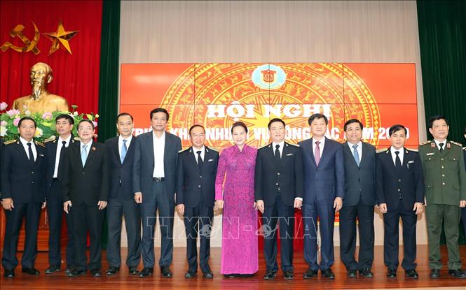 Trong ảnh: Chủ tịch Quốc hội Nguyễn Thị Kim Ngân với các đại biểu dự hội nghị. Ảnh: Trọng Đức - TTXVN