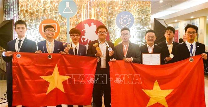 Trong ảnh: Lần đầu tiên Việt Nam tham dự Cuộc thi Olympic Quốc tế Moscow lần thứ IV - 2019 và đạt thành tích ấn tượng với 3 huy chương Vàng, 3 huy chương Bạc, 2 huy chương Đồng. Ảnh: TTXVN phát