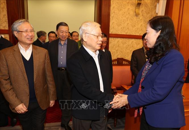 Trong ảnh: Tổng Bí thư, Chủ tịch nước Nguyễn Phú Trọng với các đồng chí thành viên Ban Chỉ đạo dự phiên họp. Ảnh: Trí Dũng – TTXVN