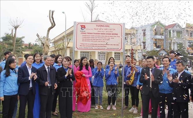 Trong ảnh: Khánh thành Công trình thanh niên “Tượng đài Anh hùng, liệt sĩ Nguyễn Viết Xuân”. Ảnh: Nguyễn Thảo - TTXVN
