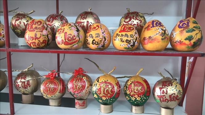 Trong ảnh: Thời gian này, các đơn hàng chủ yếu là đơn mua sỉ với số lượng lớn. Ảnh: Khiếu Tư - TTXVN
