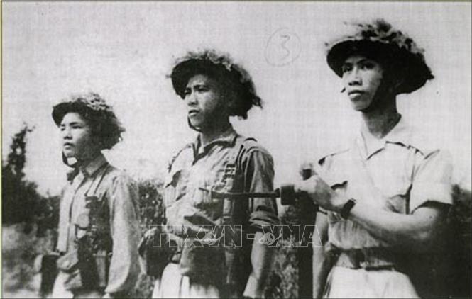 Sau chiến thắng Ấp Bắc, ngày 25/3/1963, Trung ương Cục miền Nam quyết định phát động phong trào “Thi đua Ấp Bắc, giết giặc lập công” trong toàn Đảng, toàn quân và toàn dân ta ở miền Nam. Ảnh: Tư liệu/TTXVN phát