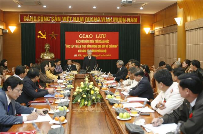  Trong ảnh: Đồng chí Nguyễn Phú Trọng, Uỷ viên Bộ Chính trị, Chủ tịch Quốc hội, Phó Trưởng Ban chỉ đạo Trung ương cuộc vận động 