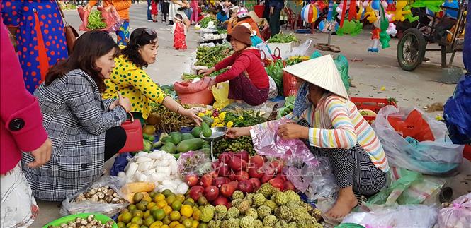 Trong ảnh: Phiên chợ Gò bán hầu hết những sản phẩm mà người dân trong vùng có được, chỉ họp một lần duy nhất trong năm vào sáng mùng 1 Tết nguyên đán. Ảnh: Phạm Kha – TTXVN