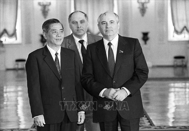 Trong ảnh: Tổng Bí thư Nguyễn Văn Linh gặp Tổng Bí thư ĐCS Liên Xô Gorbachyov trong chuyến thăm hữu nghị chính thức Liên Xô từ 17 - 22/5/1987. Ảnh: Tư liệu quốc tế/TTXVN phát