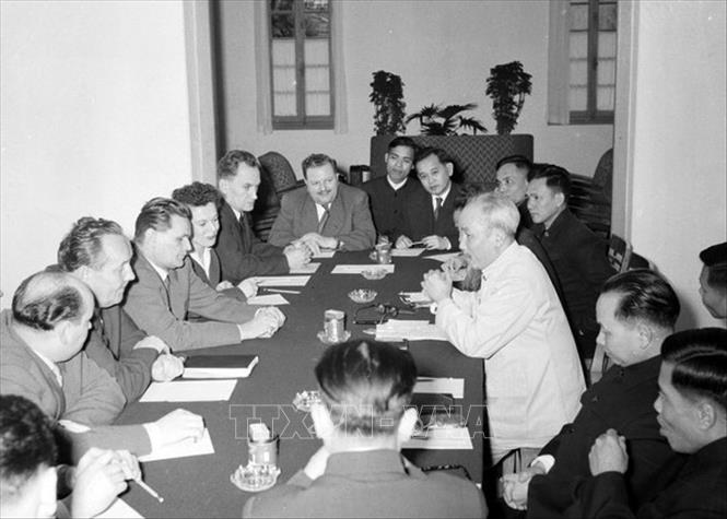 Trong ảnh: Chủ tịch Hồ Chí Minh hội đàm với Thủ tướng Tiệp Khắc Viliam Siroký thăm Việt Nam (17/3/1957). Ảnh: TTXVN

