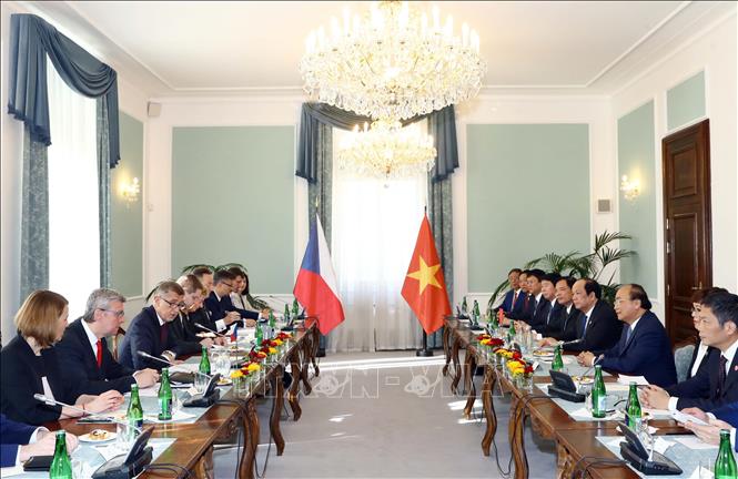 Trong ảnh: Thủ tướng Nguyễn Xuân Phúc hội đàm với Thủ tướng Cộng hòa Séc Andrej Babis trong chuyến thăm chính thức Cộng hòa Séc (17/4/2019). Ảnh: Thống Nhất –TTXVN