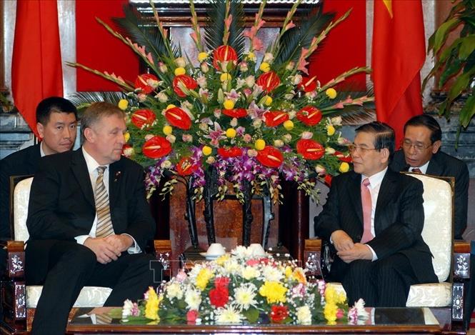 Trong ảnh: Chủ tịch nước Nguyễn Minh Triết tiếp Thủ tướng Cộng hoà Séc Mirek Topolánek thăm Việt Nam (21/3/2008). Ảnh: Nhan Sáng – TTXVN