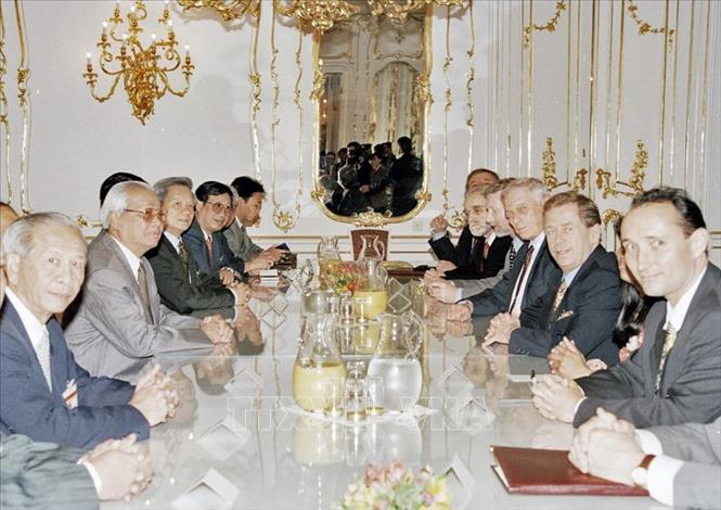 Trong ảnh: Thủ tướng Võ Văn Kiệt hội đàm với Tổng thống CH Séc Václav Havel (1997). Ảnh: Minh Đạo - TTXVN