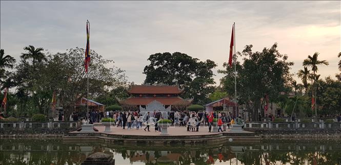 LỄ HỘI TRUYỀN THỐNG ĐỀN BIA TÁI HIỆN NGHI THỨC DÂNG HƯƠNG TƯỞNG NIỆM ĐẠI DANH Y TUỆ TĨNH