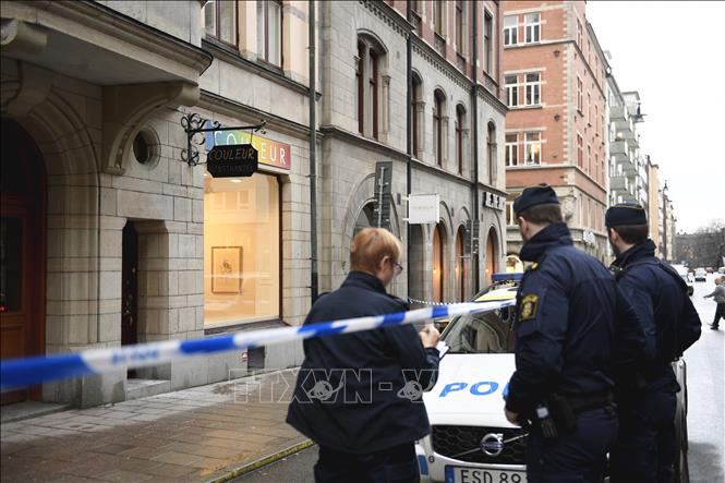 Trong ảnh: Cảnh sát Thụy Điển phong tỏa hiện trường vụ trộm tại bảo tàng Couleur ở Stockholm, ngày 30/1/2020. Ảnh: AFP/TTXVN