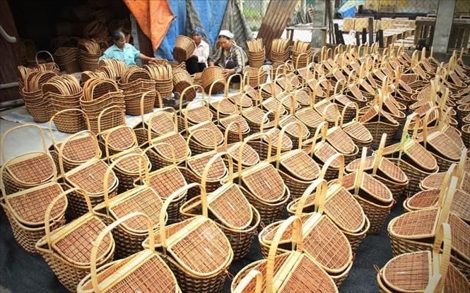 Trong ảnh: Hàng mây tre đan là một trong các mặt hàng của Việt Nam xuất khẩu sang thị trường Ba Lan. Ảnh: Trọng Đạt - TTXVN


