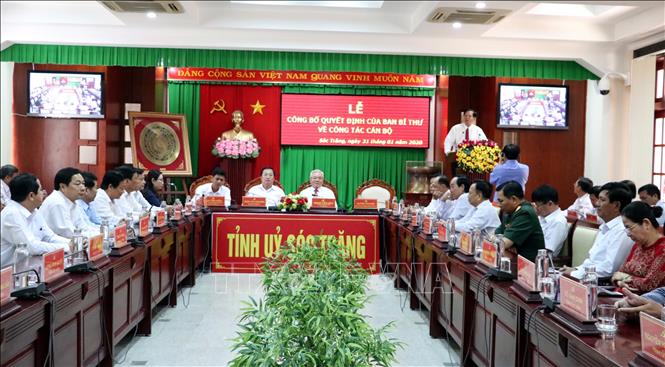 Trong ảnh: Họp Ban Chấp hành Đảng bộ tỉnh bất thường công bố Quyết định của Ban Bí thư. Ảnh: Trung Hiếu-TTXVN