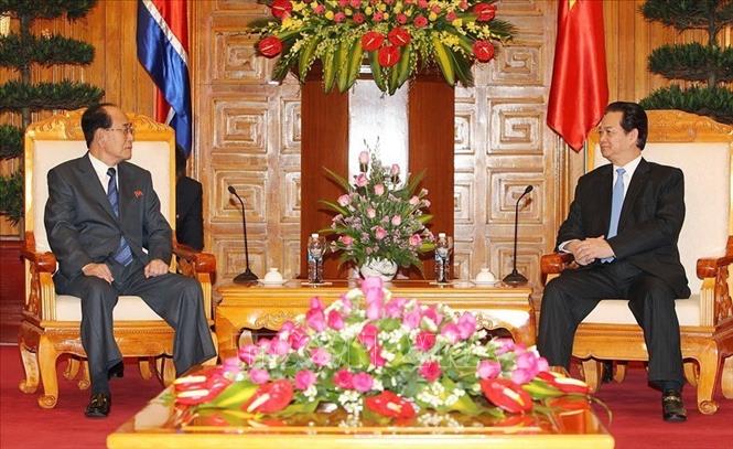 Trong ảnh: Thủ tướng Nguyễn Tấn Dũng hội kiến Chủ tịch Ủy ban thường vụ Hội nghị Nhân dân tối cao Triều Tiên Kim Yong-nam thăm hữu nghị chính thức Việt Nam, chiều 7/8/2012, Hà Nội. Ảnh: Đức Tám - TTXVN