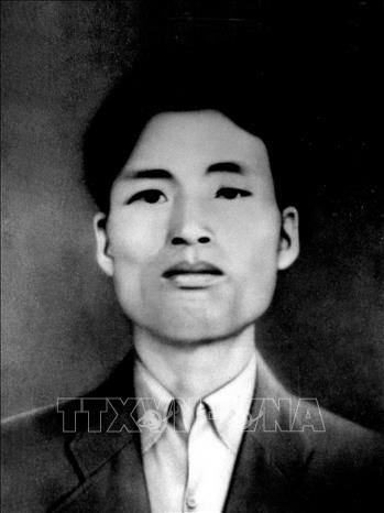4. Trong ảnh: Tổng Bí thư Nguyễn Văn Cừ (1938 - 1940). Tháng 3/1938, tại Hội nghị Ban chấp hành Trung ương Đảng họp quyết định thành lập Mặt trận thống nhất dân chủ, đồng chí Nguyễn Văn Cừ được bầu làm Tổng Bí thư thay đồng chí Hà Huy Tập. Ngày 18/1/1940. Nguyễn Văn Cừ bị địch bắt tại Sài Gòn và ngày 28/8/1941, đồng chí bị thực dân Pháp xử bắn tại pháp trường Bà Điểm. Ảnh: Tư liệu TTXVN