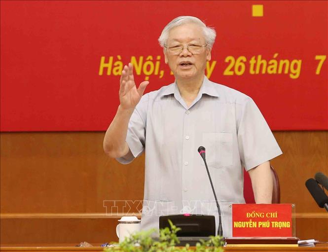 11. Đồng chí Nguyễn Phú Trọng, Tổng Bí thư BCH TƯ Đảng Cộng sản Việt Nam khóa XI, khóa XII. Trong ảnh: Chiều 1/11/2019, tại Trụ sở Trung ương Đảng, Tổng Bí thư, Chủ tịch nước Nguyễn Phú Trọng chủ trì họp Bộ Chính trị cho ý kiến về sửa đổi, bổ sung chức năng, nhiệm vụ của Ban Chỉ đạo Trung ương về phòng, chống tham nhũng và Ban Nội chính Trung ương. Ảnh: Trí Dũng – TTXVN
