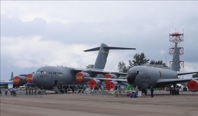 Máy bay vận tải C-17 Globemaster III của Mỹ tham gia trưng bày triển lãm. Ảnh: Lê Dương-P/v TTXVN tại Singapore.